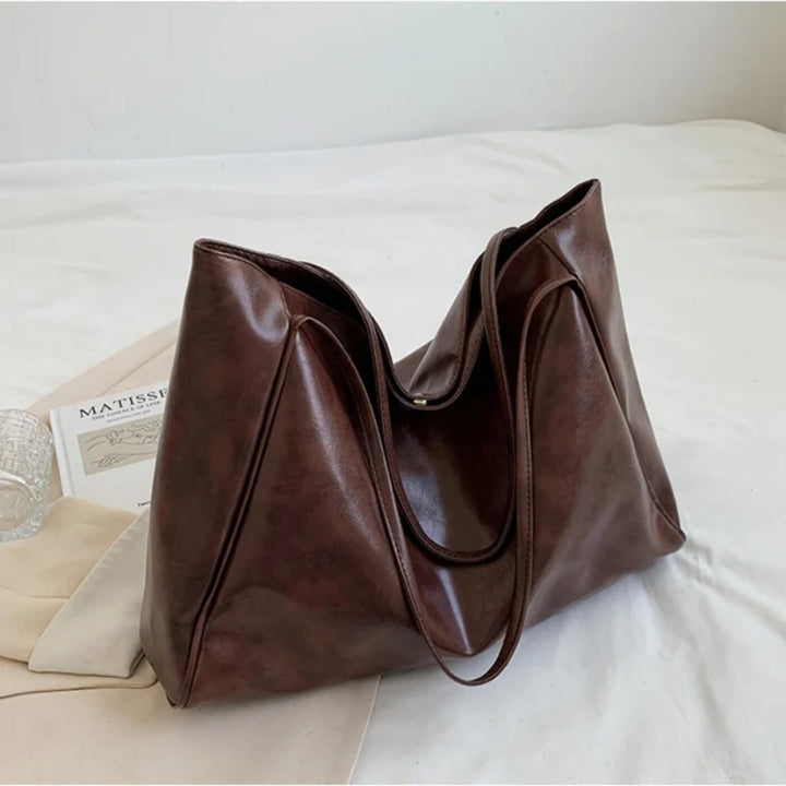 Silvia's Sleek Minimalist Tote Bag