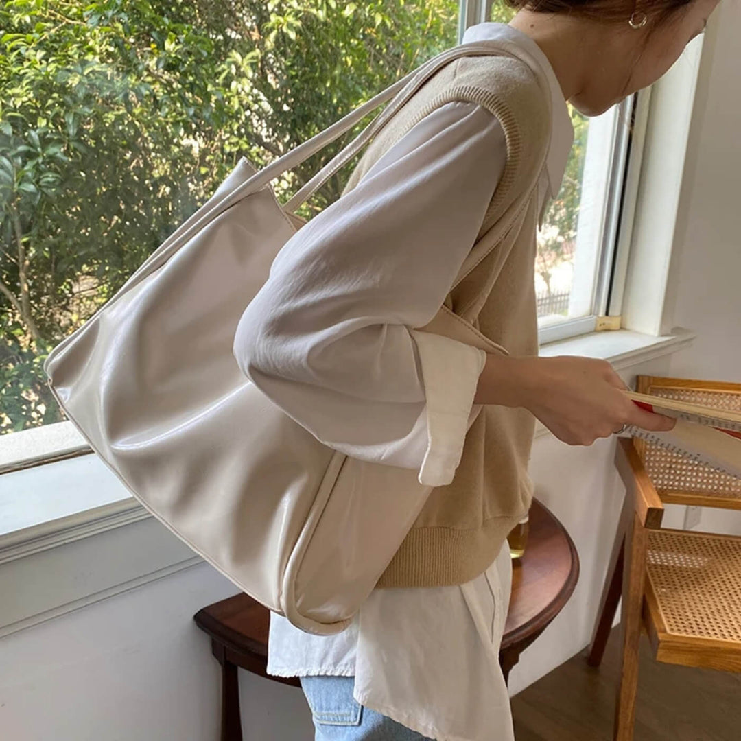 Silvia's Sleek Minimalist Tote Bag