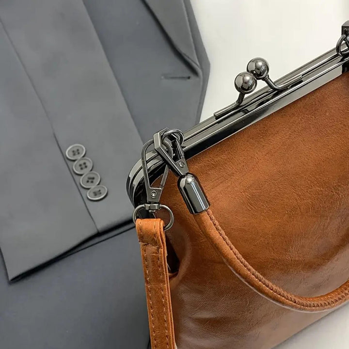 Martinas Vintage Handtasche mit Rahmen