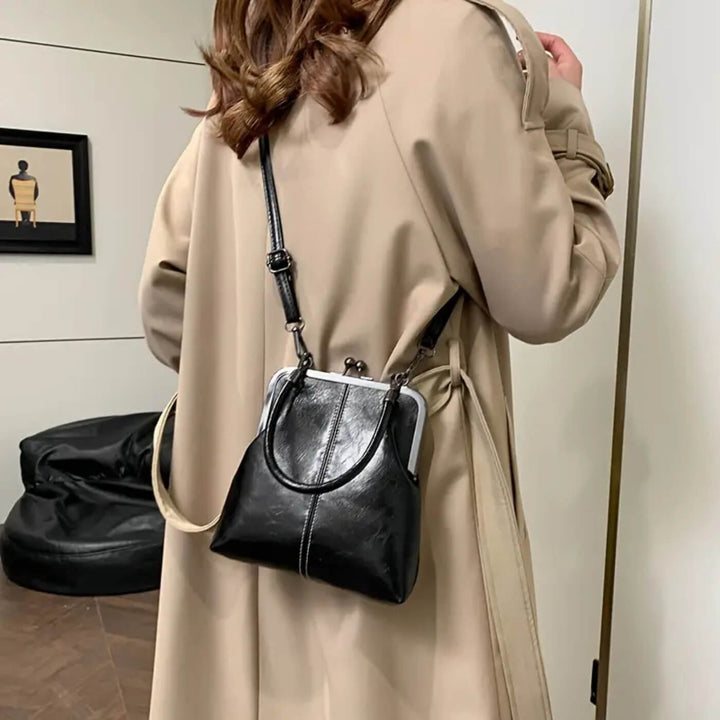Martinas Vintage Handtasche mit Rahmen