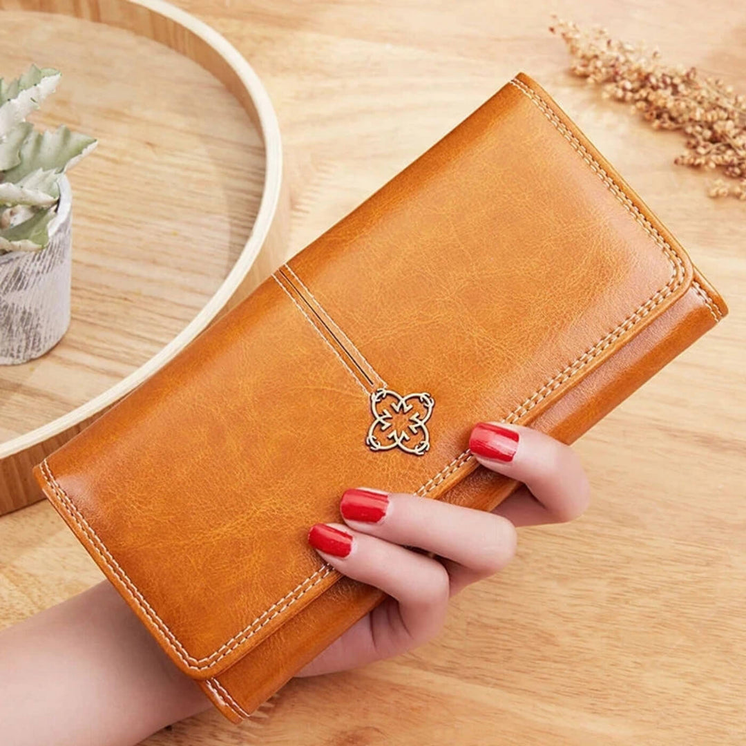Giorgia's Essential Fold Clutch