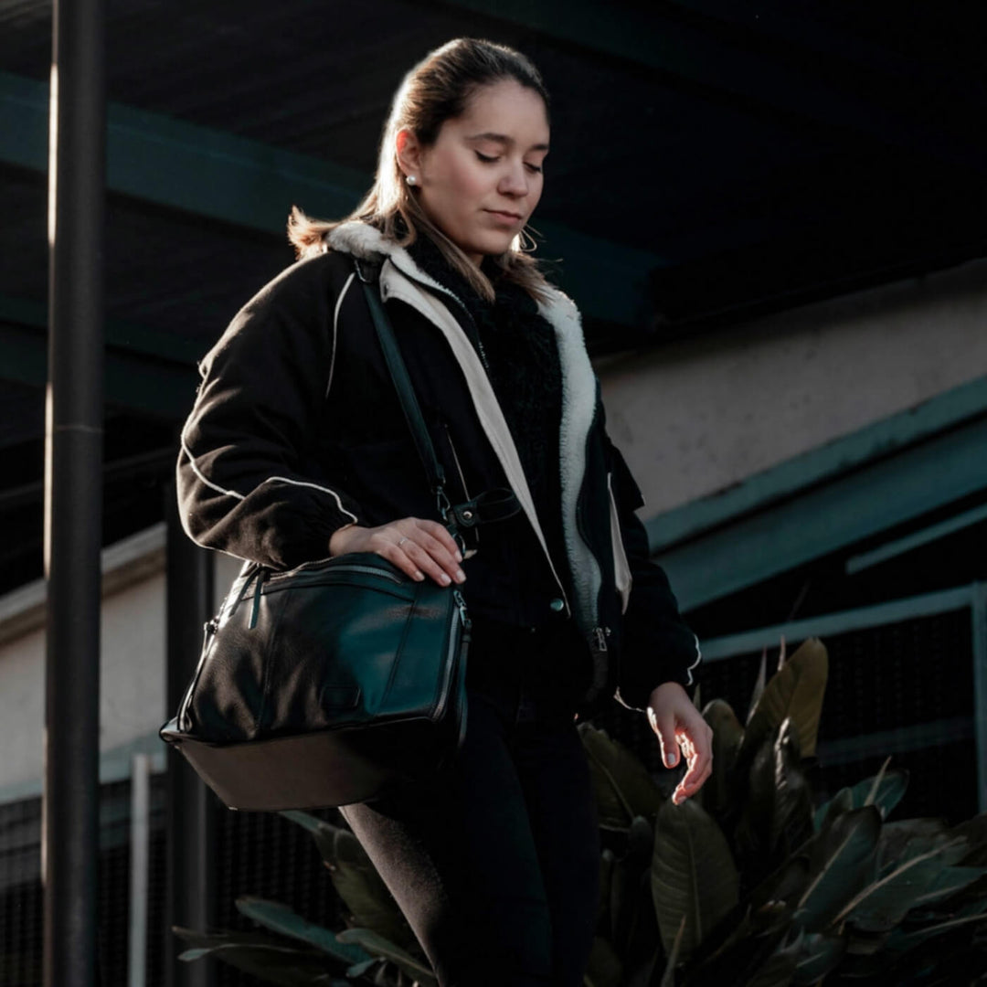 Serenas elegante Schultertasche mit Reißverschluss