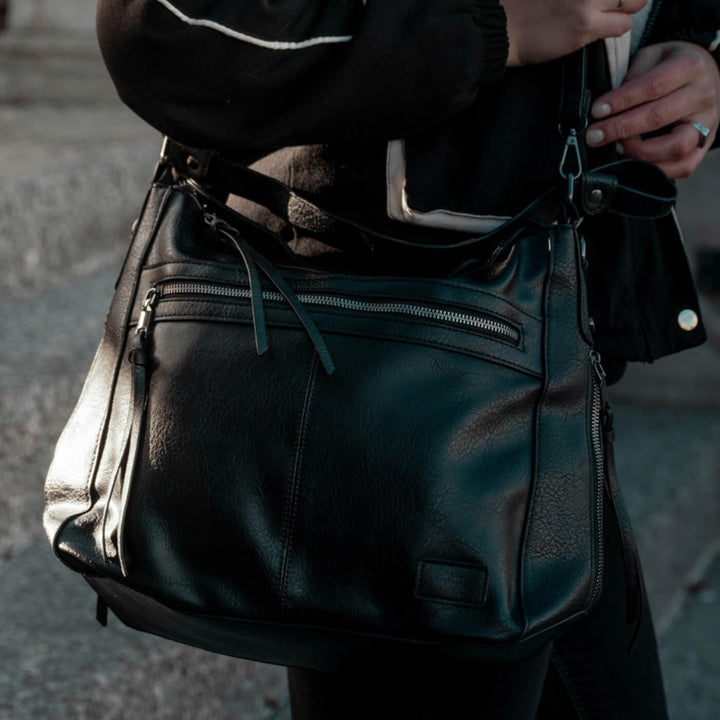 Serenas elegante Schultertasche mit Reißverschluss